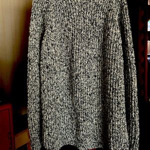 THE ROW oversized marled men’s XL sweater. Very comfy & warm. New w/o tags.